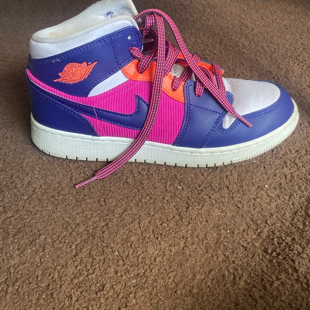 Air joardan 1 mid gs fire pink